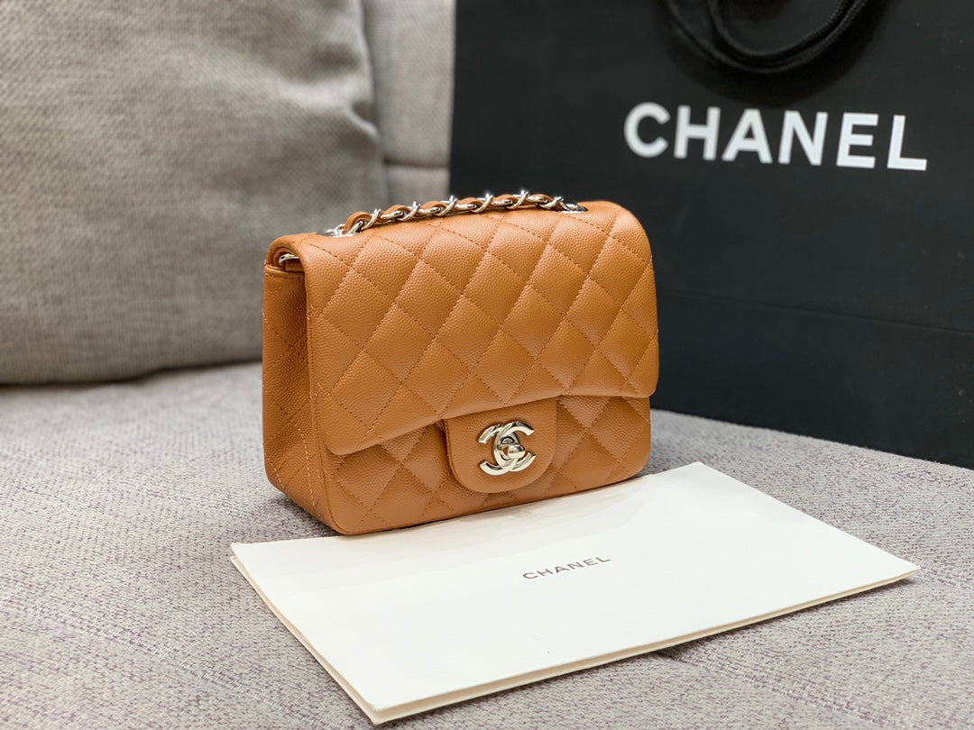 MINI Square FLAP BAG 17CM Marrone Caviar Hardware color argento