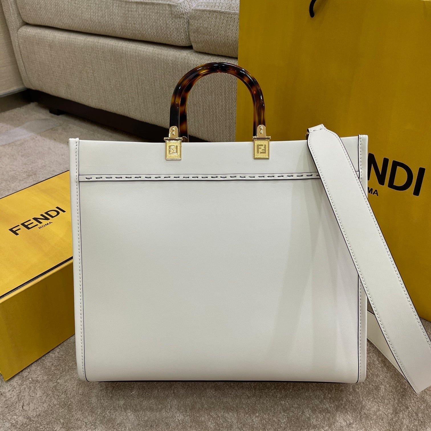 Designer Tote white bag – front view