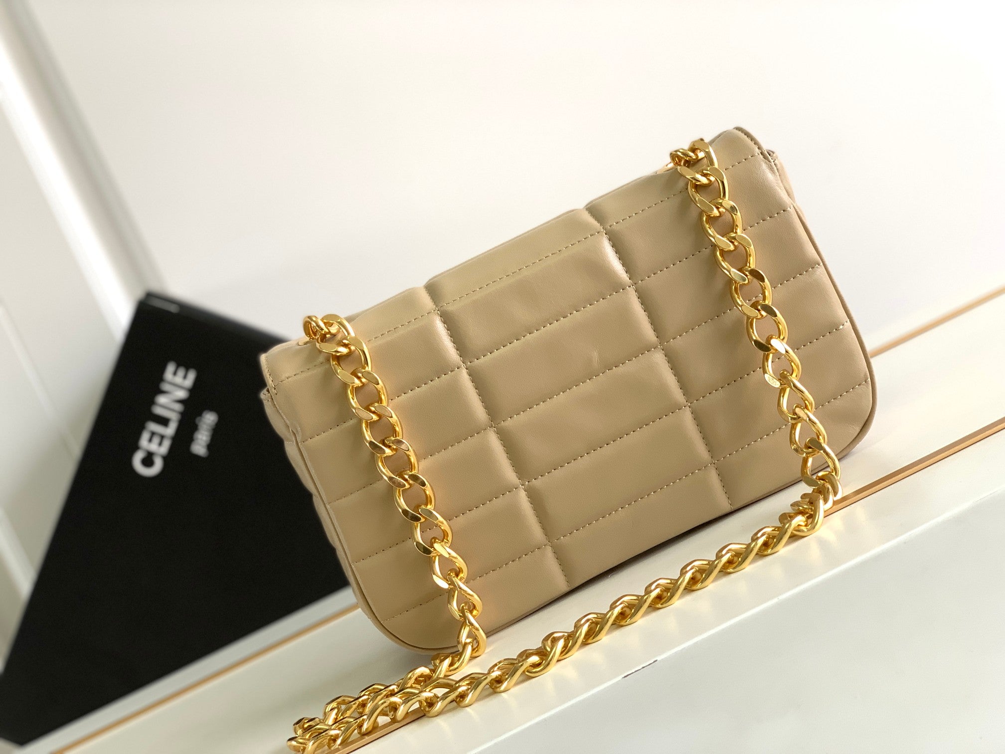 Monochrome 24 Borsa a tracolla a Catena in Agnello Trapuntato Crema Beige