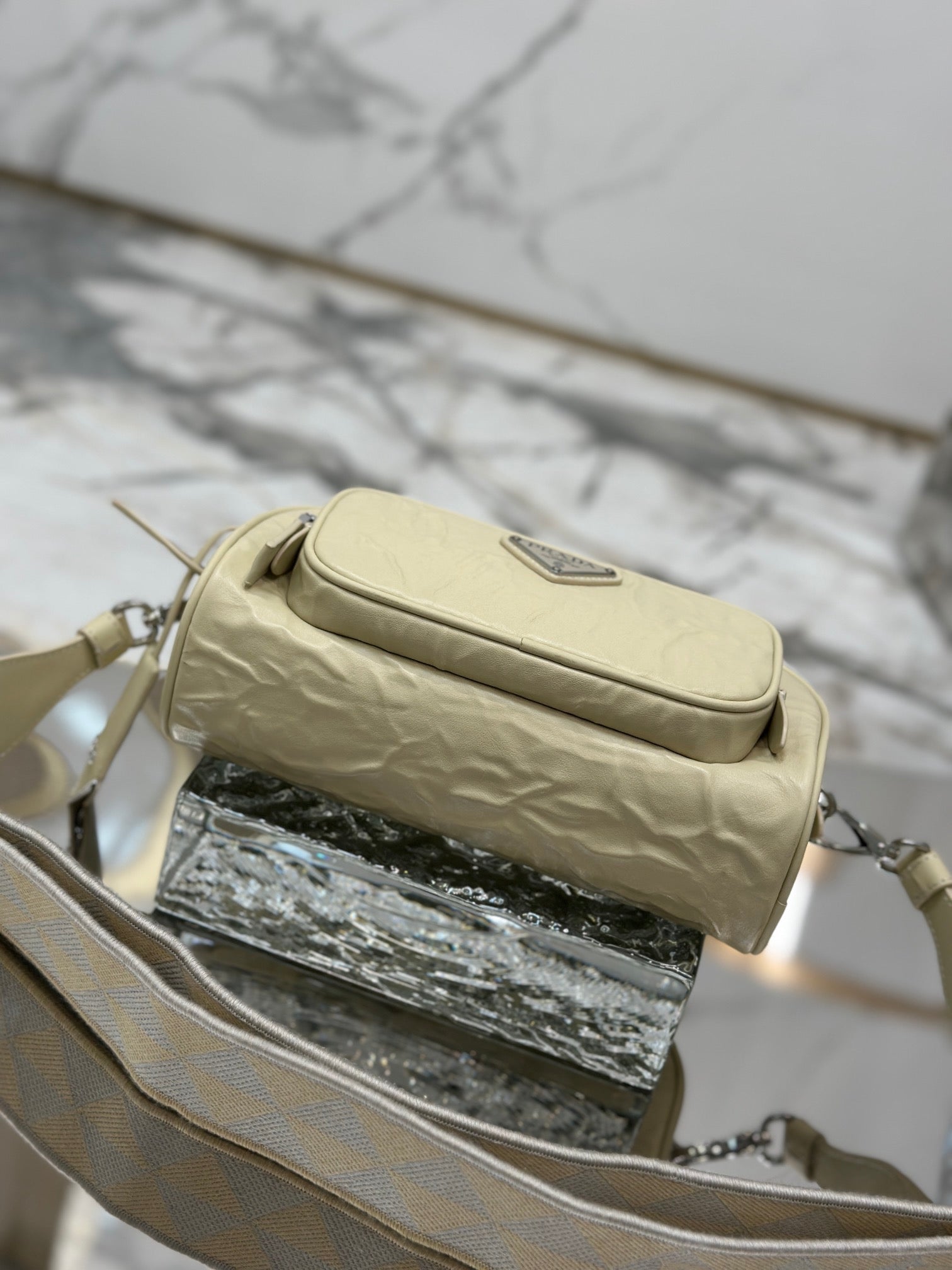 CAMERA BAG 23 IN CREAM WRINKLED LAMBSKIN