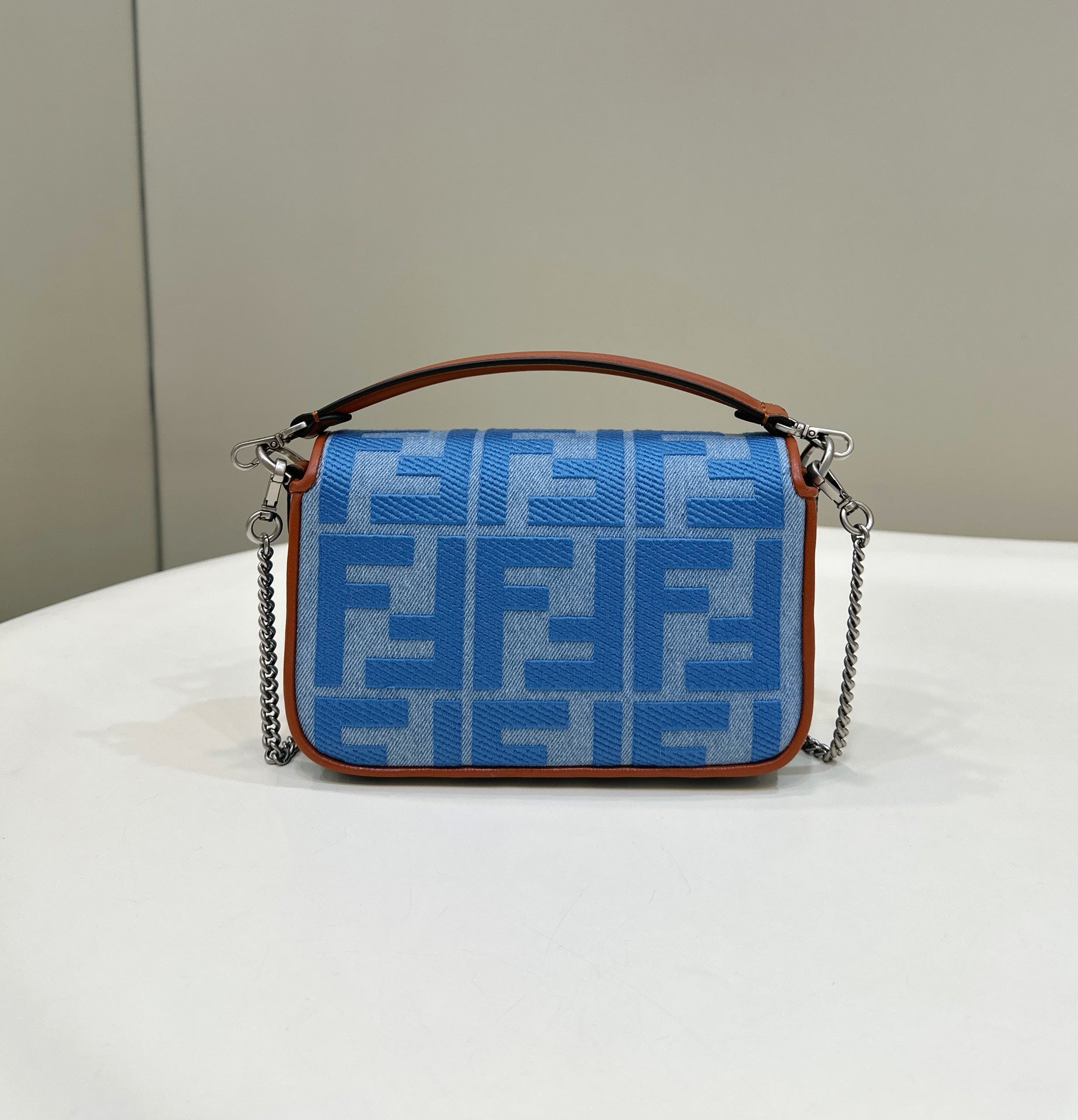 Fendi 19 Baguette Borsa IN Azzurro Tela CON Hardware in argento