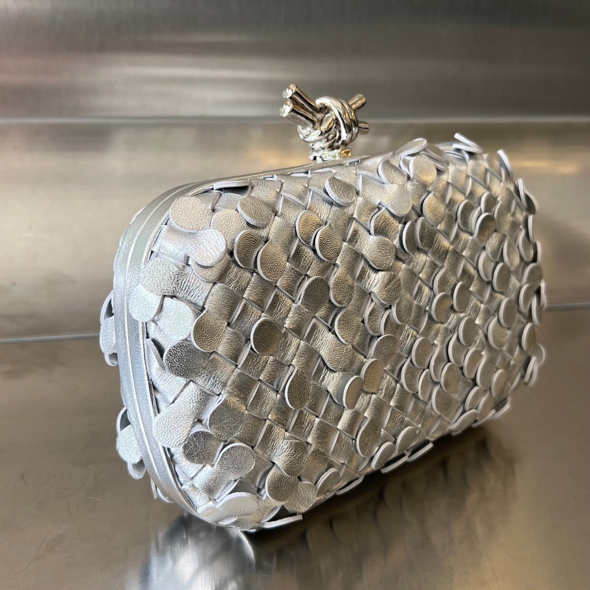 Silver KNOT 19 IN Silver Agnello