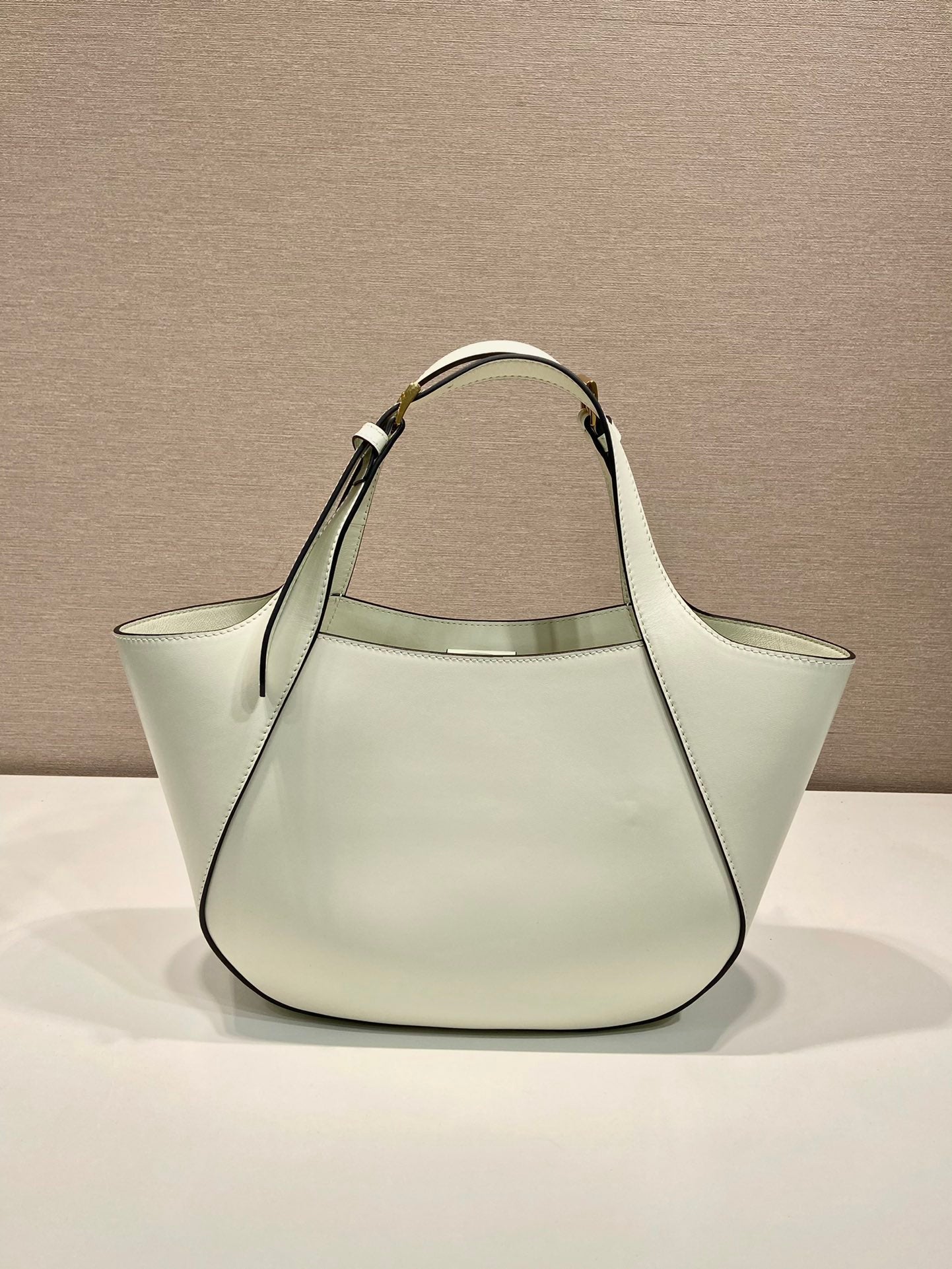 Shopper 28 IN Bianco Sheepskin Oro LOGO