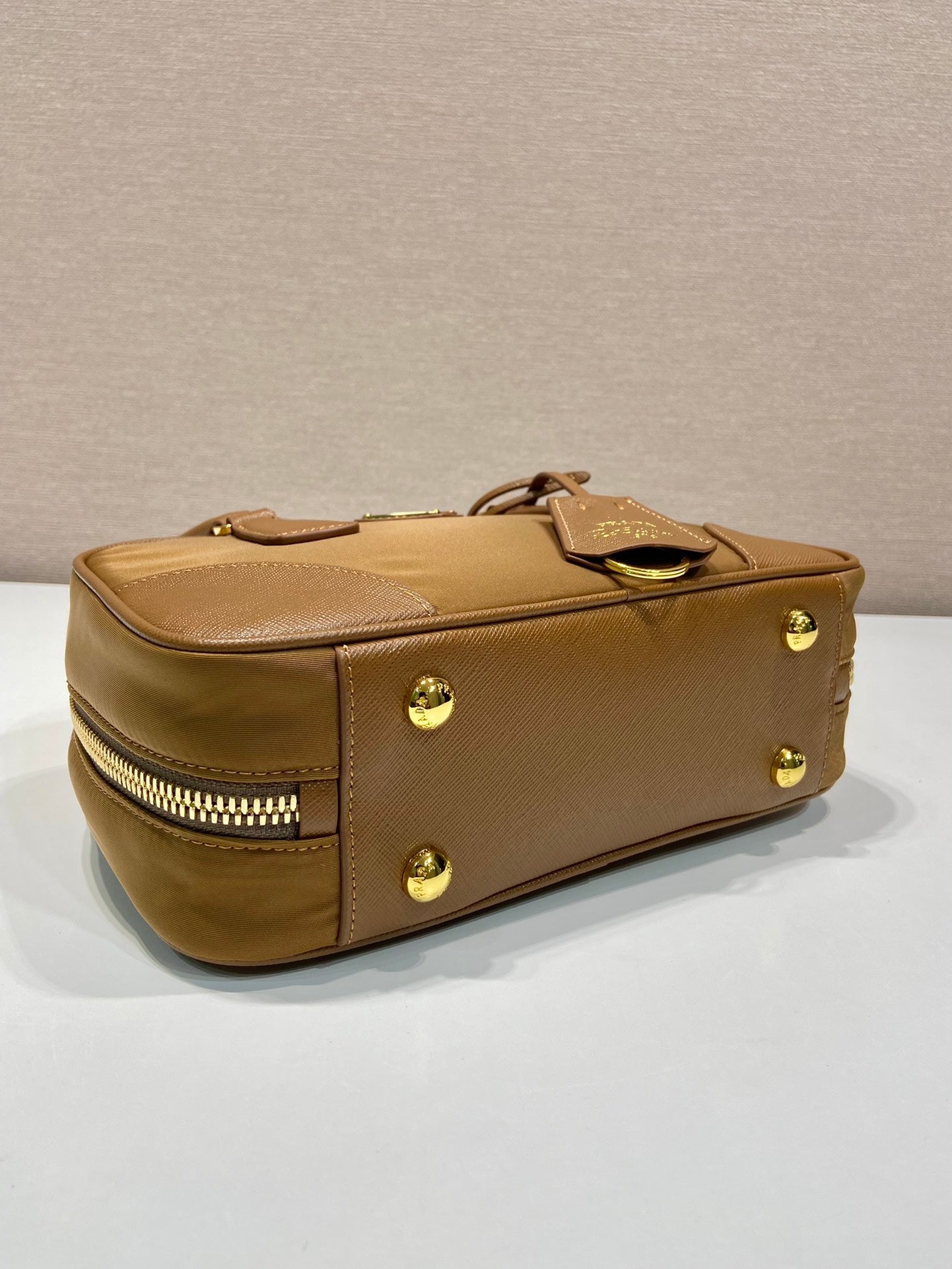 Mini borsa con Manico piccola 25 IN Marrone dorato Nylon E Finiture in vitello
