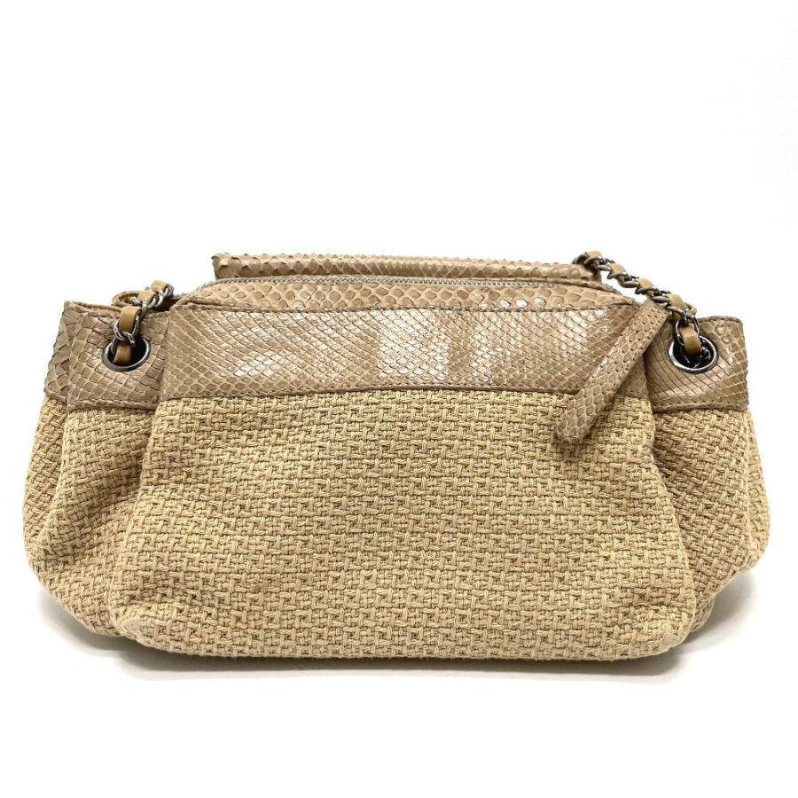 Chanel Shoulder Bag beige – front view