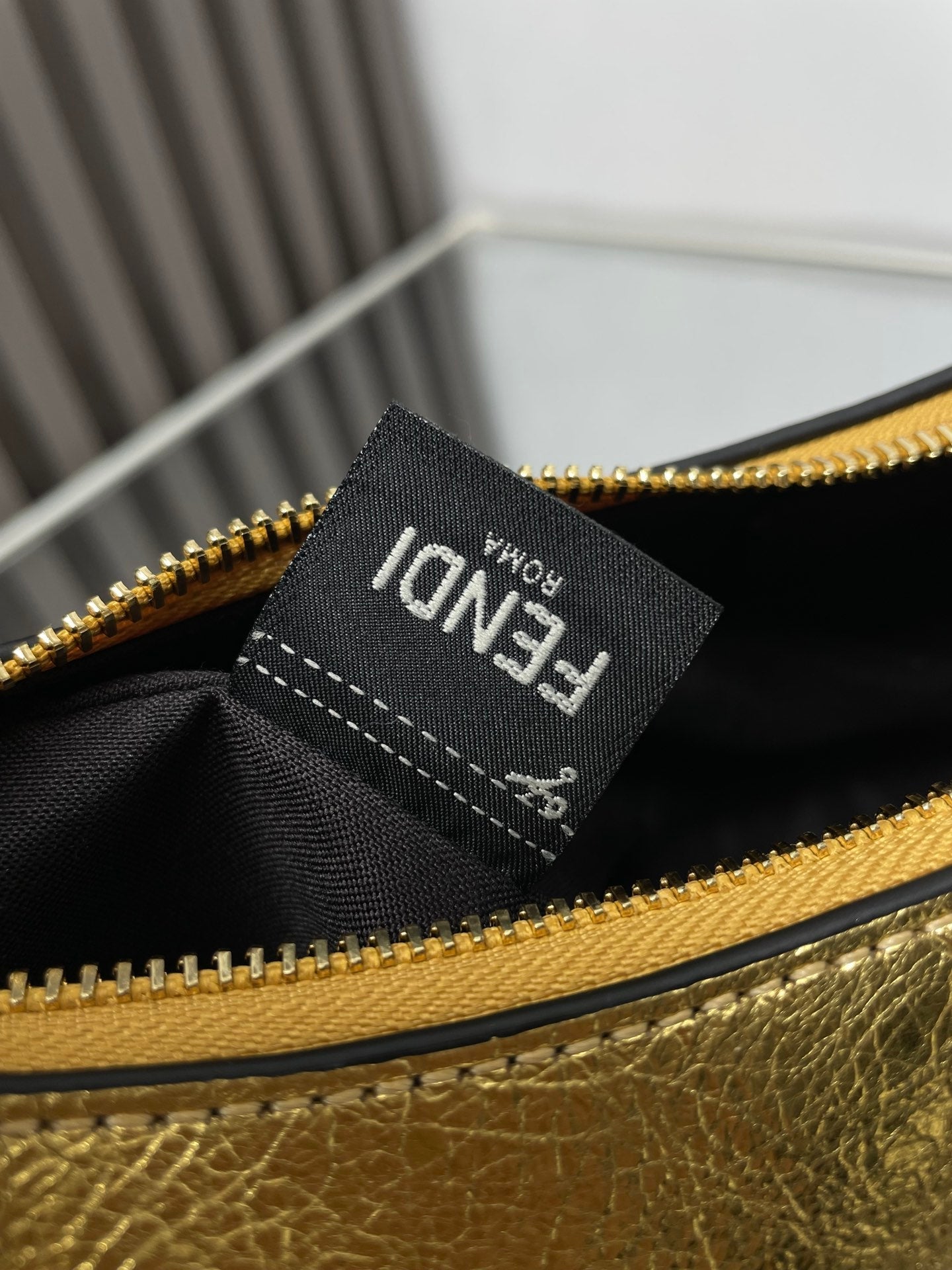FENDIGRAPHY Media 29 IN Oro METALLIC SMOOTH LAMBSKIN Finiture dorate