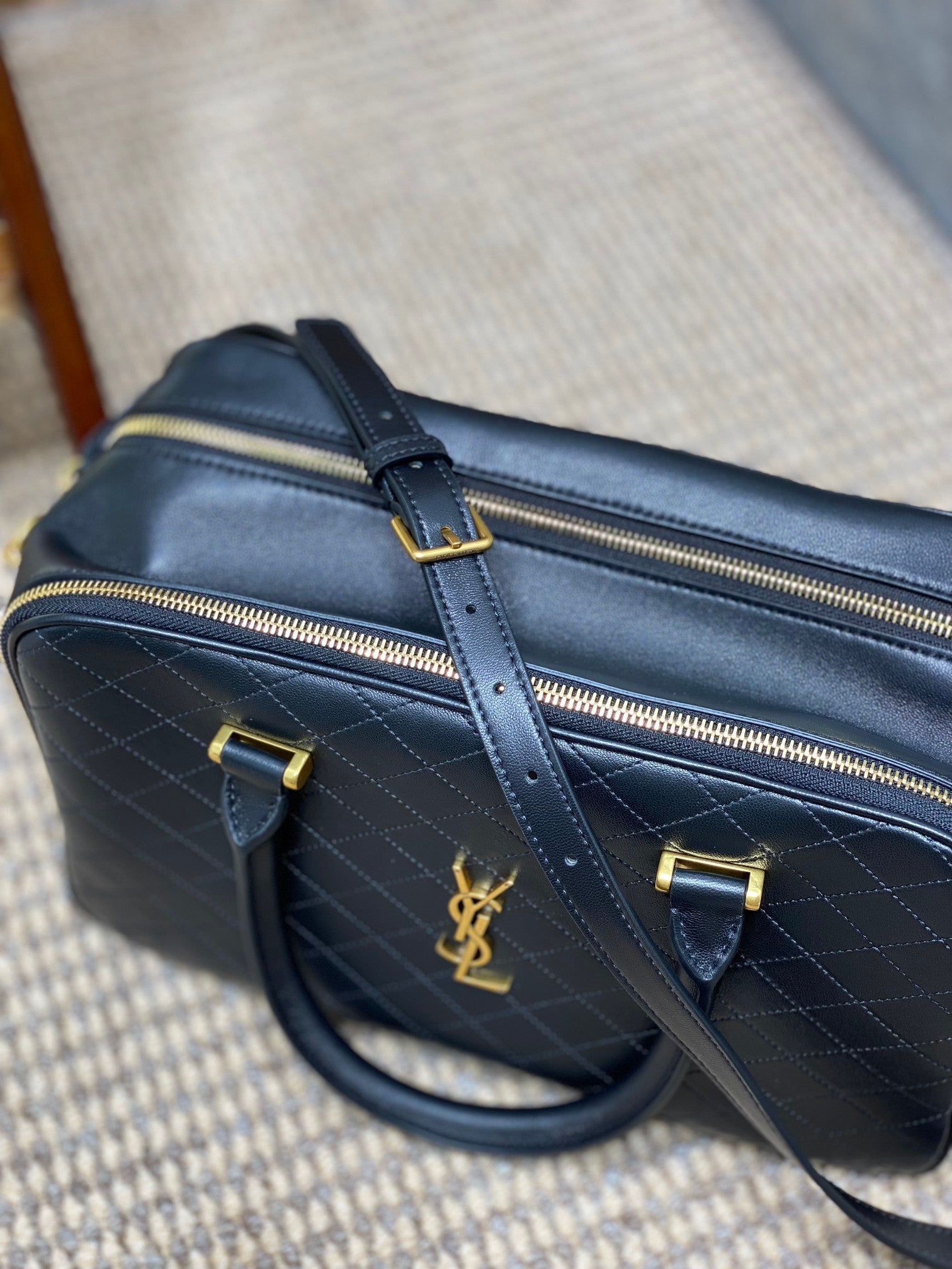 Small Travel BAG 31 IN Nero Quilted Agnello GOLD Hardware