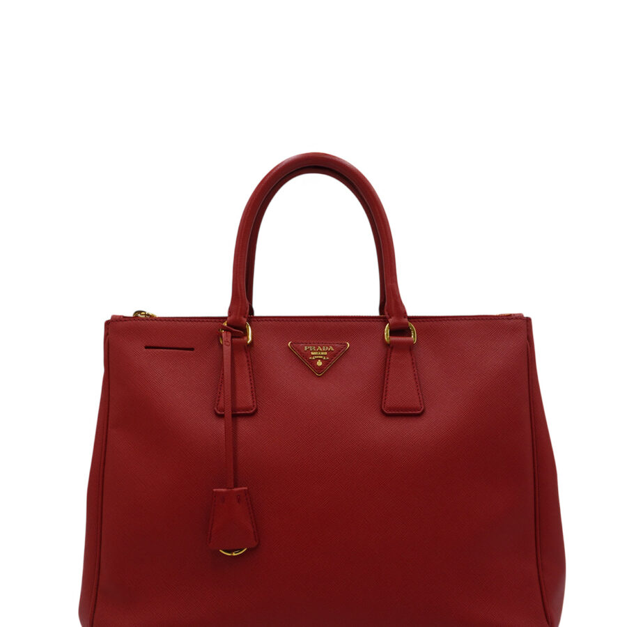 1080 Saffiano Lux Leather Bucket Bag Red | Studio Nafay